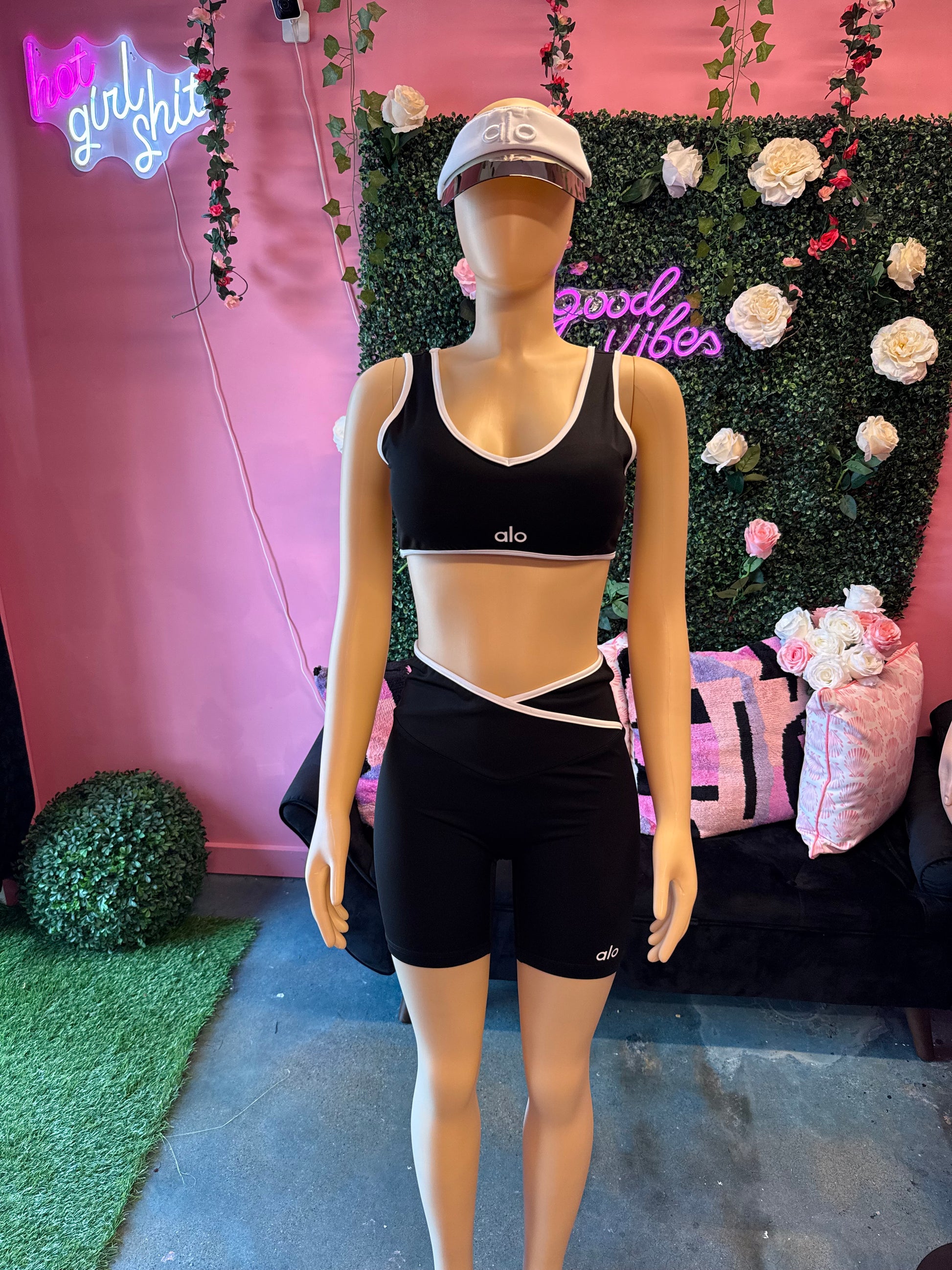 Alo Sport Set (Hat Included)