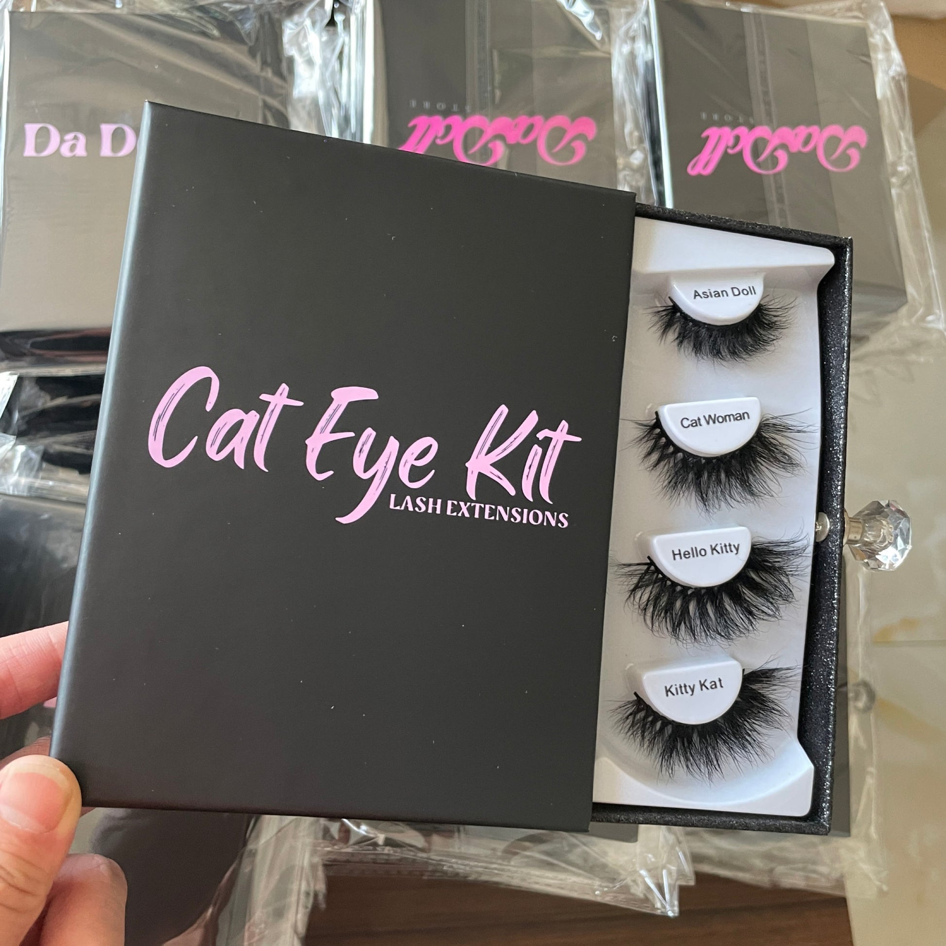 Cat Eye Kit (Lash Extensions) w/ Lash Glue.